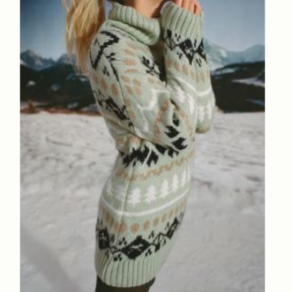 TURTLENECK TUNIC SWEATER